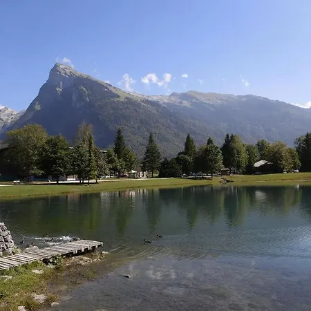 Camping Lac Et Montagne *